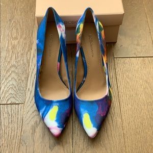 BCBGeneration multicolor pumps
